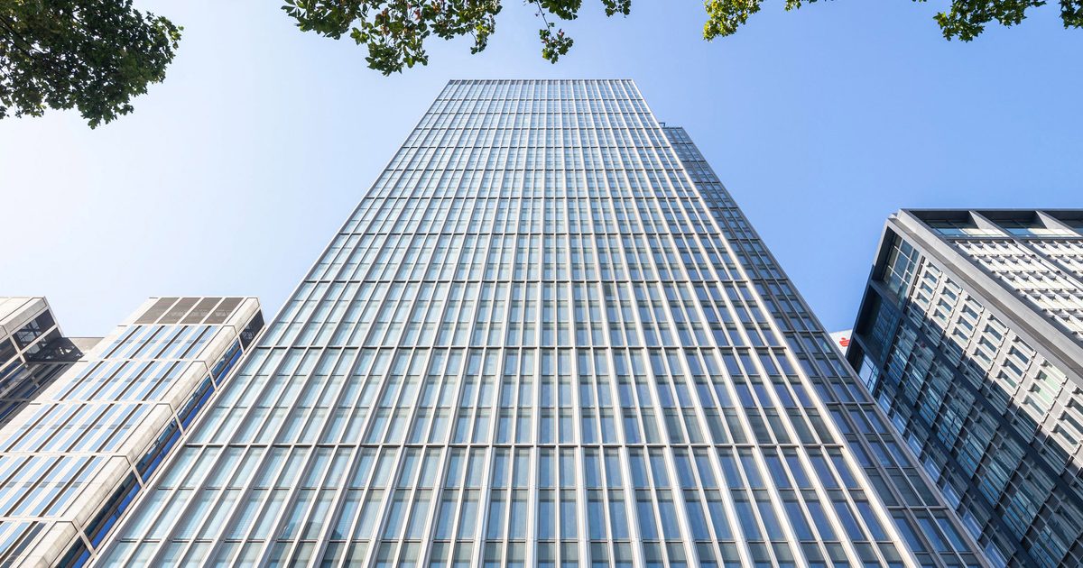 Goldman weighs Frankfurt office relocation