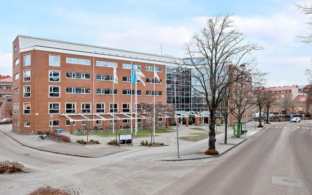 Road, Intersection, Office Building