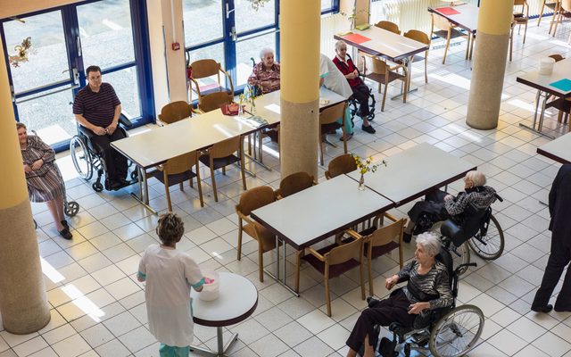 Cafeteria, Restaurant, Indoors