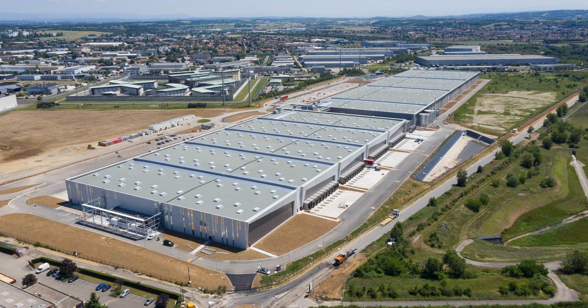 Easydis Casino warehouse, Easydis, 44 Boulevard des Nations, Corbas - Green ...