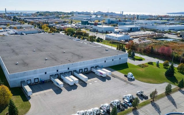 image of warehousing building at 1055 Squires Beach Road in Pickering