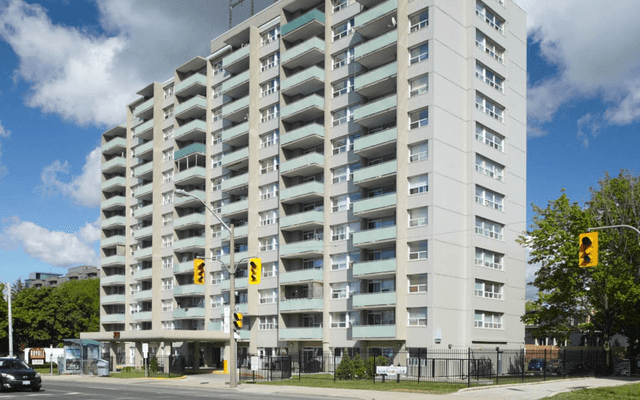 368-386 Eglinton Avenue East