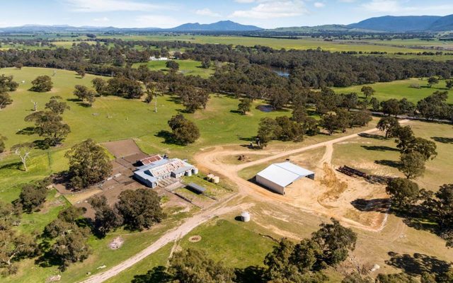 Outdoors, Architecture, Building