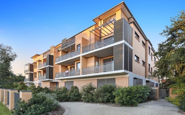 City, Apartment Building, Architecture