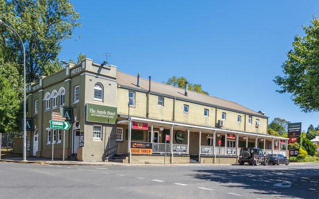 City, Neighborhood, Road