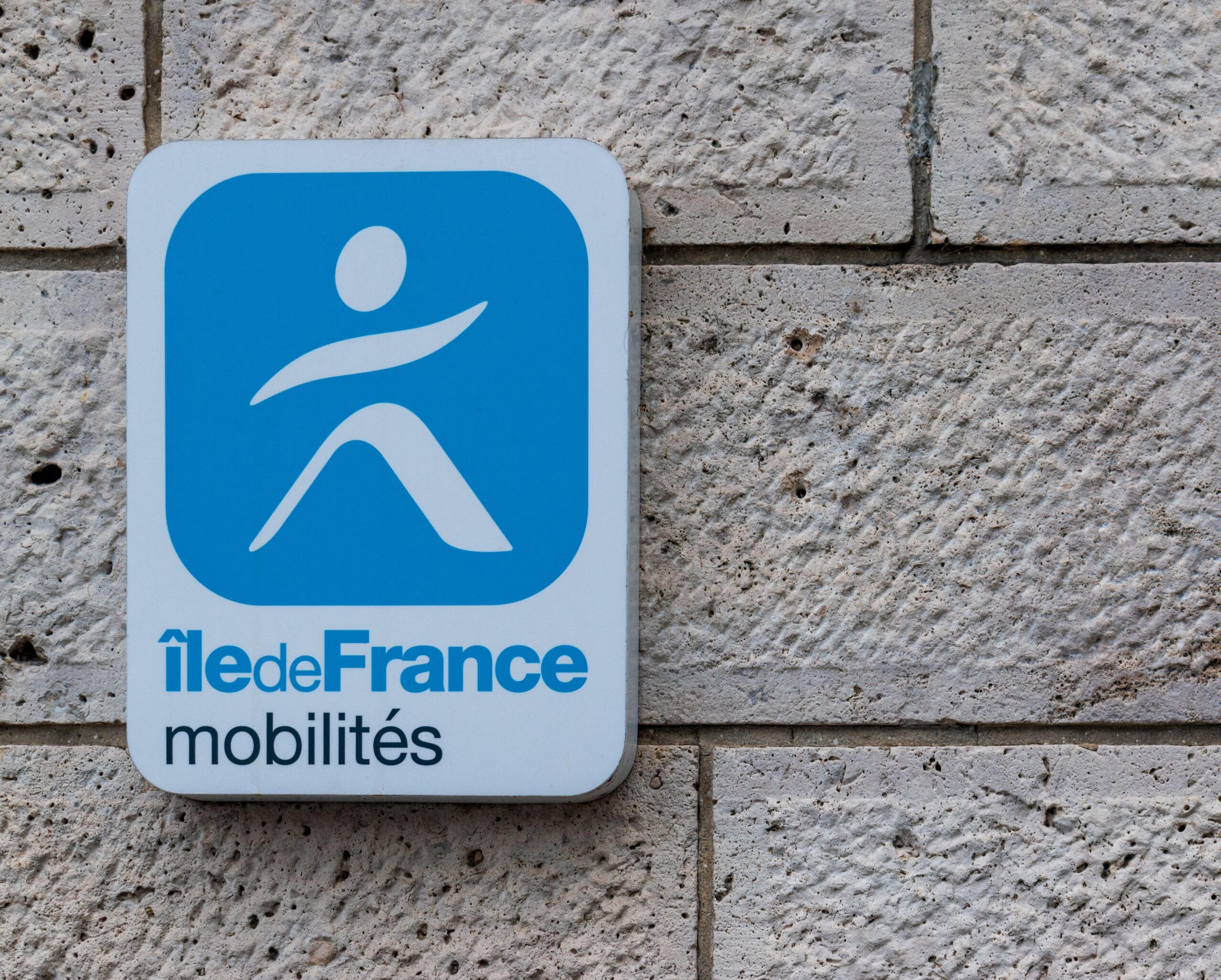 Île-de-France mobilité, logo