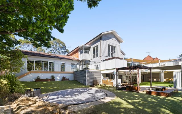 Grass, Plant, Neighborhood