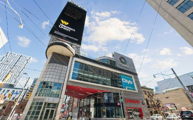 33 Dundas Street East