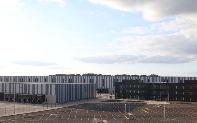 Outdoors, Architecture, Building