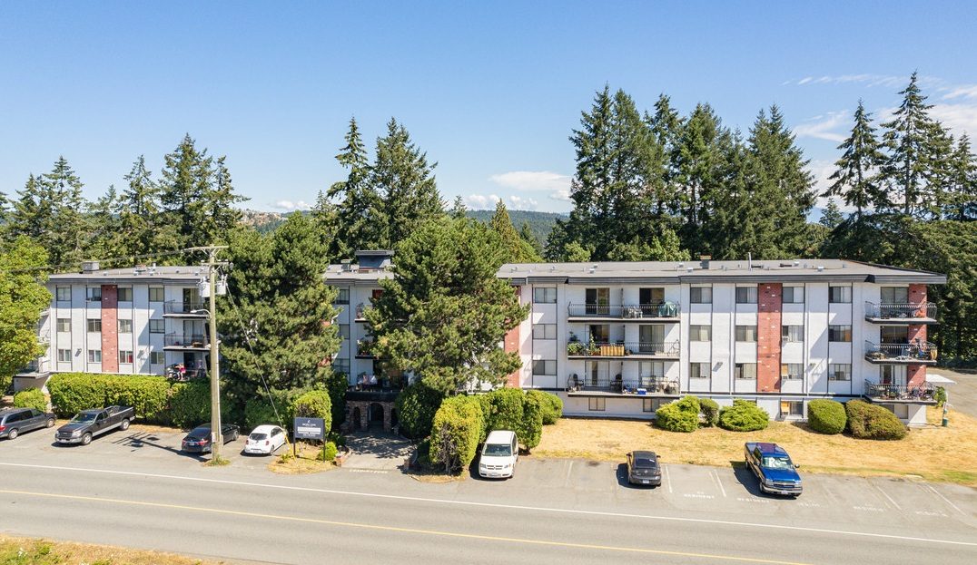 Nanaimo apartment complex changes hands