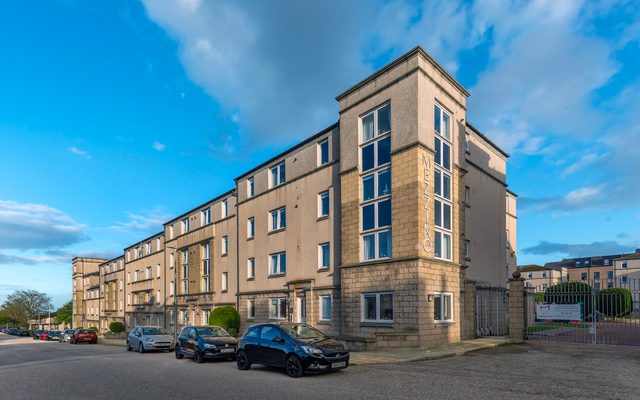 City, Apartment Building, Architecture